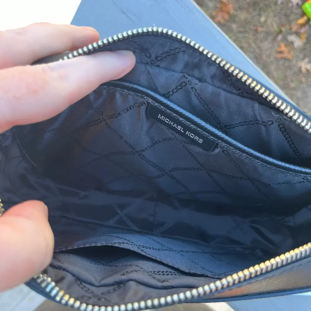 MICHAEL KORS NWT, Leather Black Jet Set Crossbody & Dust Bag